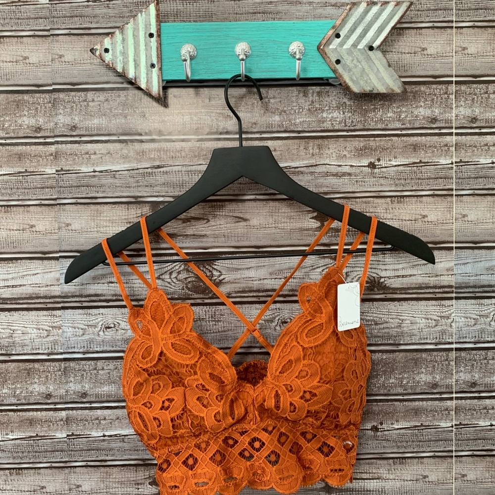 Scalloped Lace Rust Bralette - Picture 4 of 8